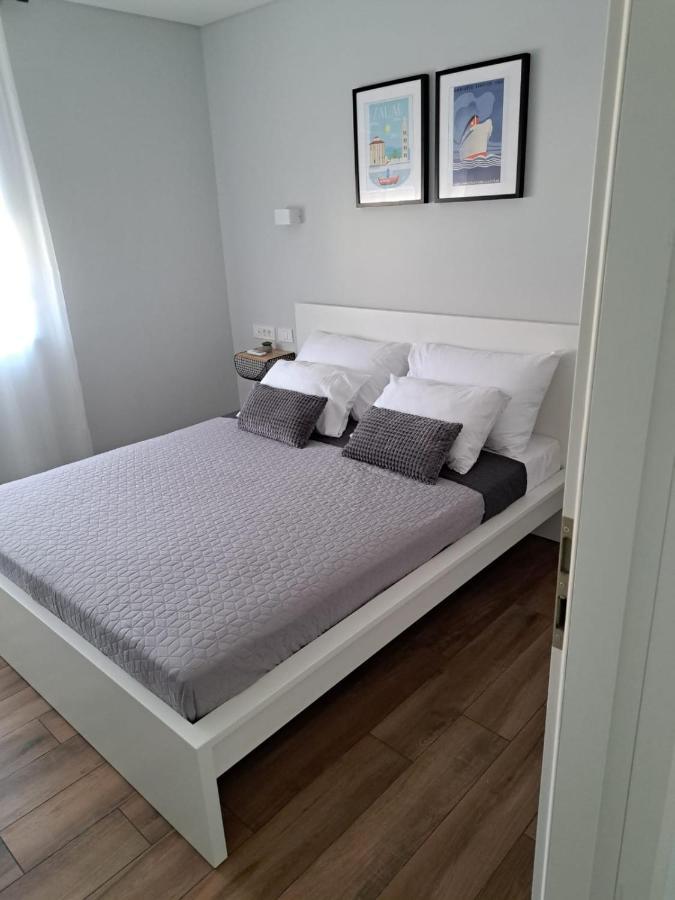 B & R Summer Breeze Apartments Nin Extérieur photo