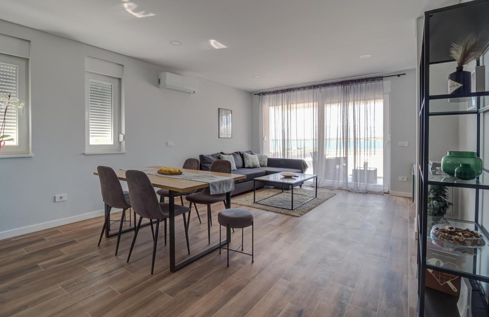 B & R Summer Breeze Apartments Nin Extérieur photo